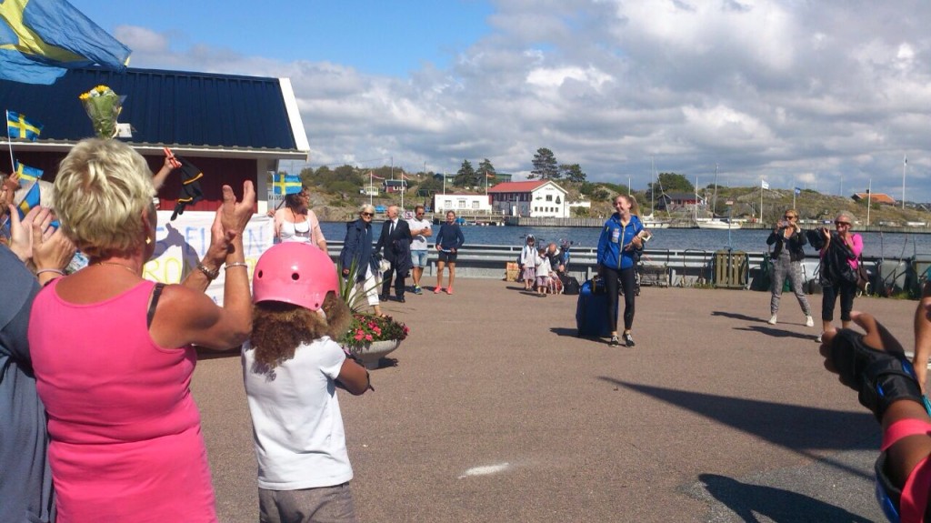 Ellen Ekholm anländer Kalvsund